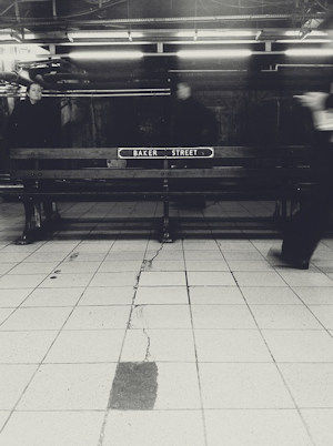 Old photo of Baker Street station in black and white